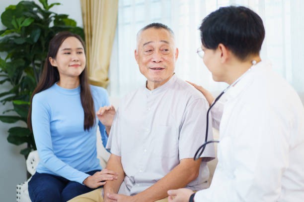 Gi&agrave; h&oacute;a d&acirc;n số tại Việt Nam l&agrave;m gia tăng nhu cầu chăm s&oacute;c sức khỏe cho người cao tuổi