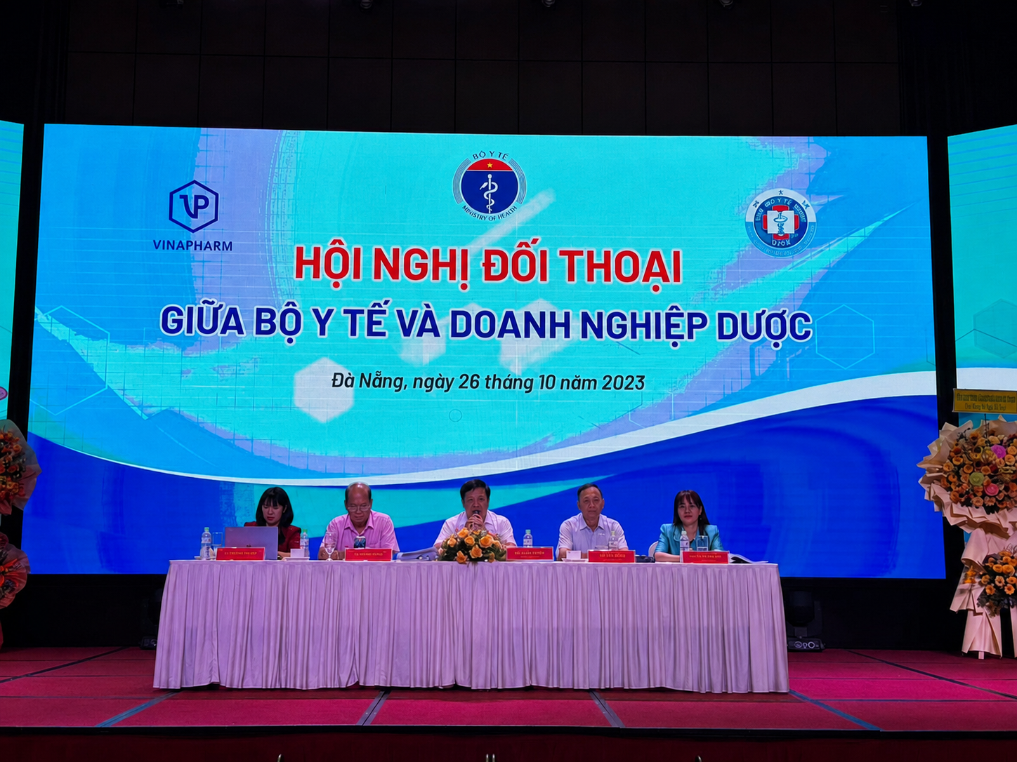 To&agrave;n cảnh Hội nghị đối thoại giữa Bộ Y tế v&agrave; doanh nghiệp dược tại Đ&agrave; Nẵng